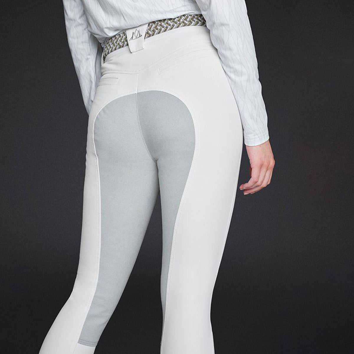 Reithose Damen Vollbesatz Diana Damenreithose Kunstlederbesatz, Grey/White, Person trägt die Hose.