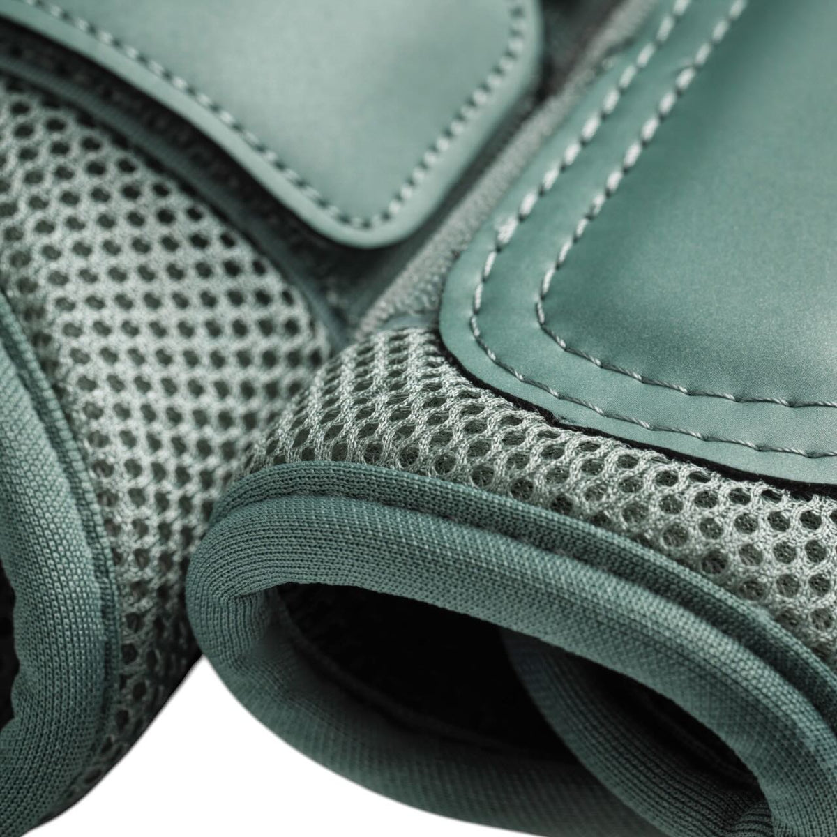 Equestrian Stockholm Dressurgamaschen Mesh Mint Green Gamaschen, Mint Green, Detailaufnahme der Gamaschen.