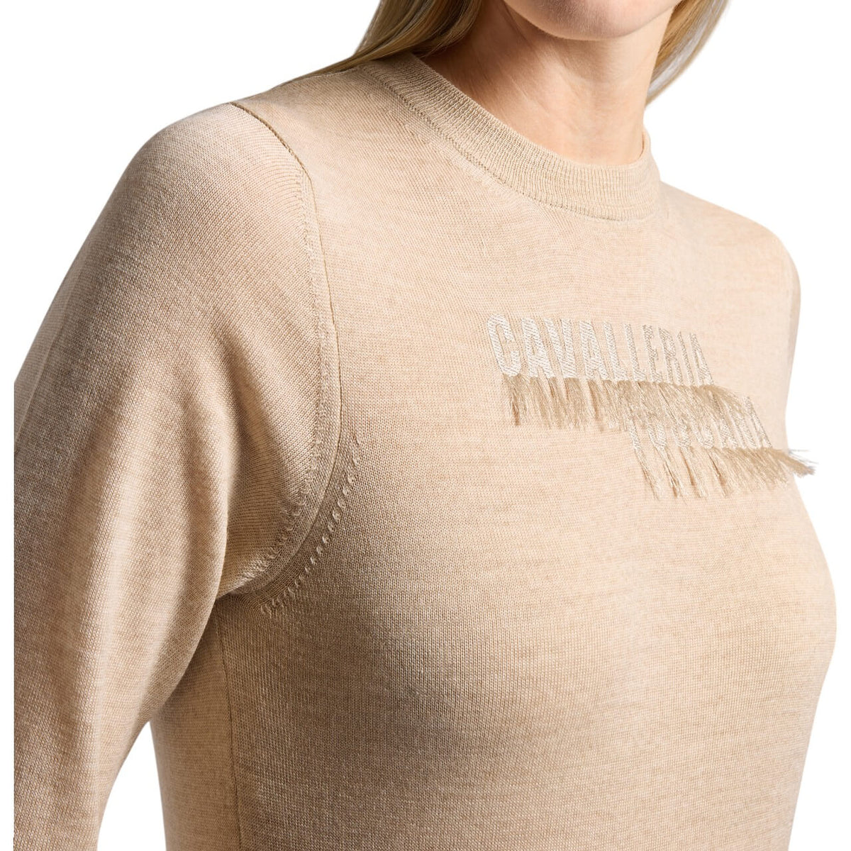 Cavalleria Toscana Sweatshirt Crew Neck Merinos FS 2025 Sweater, Beige, Person trägt das Produkt.