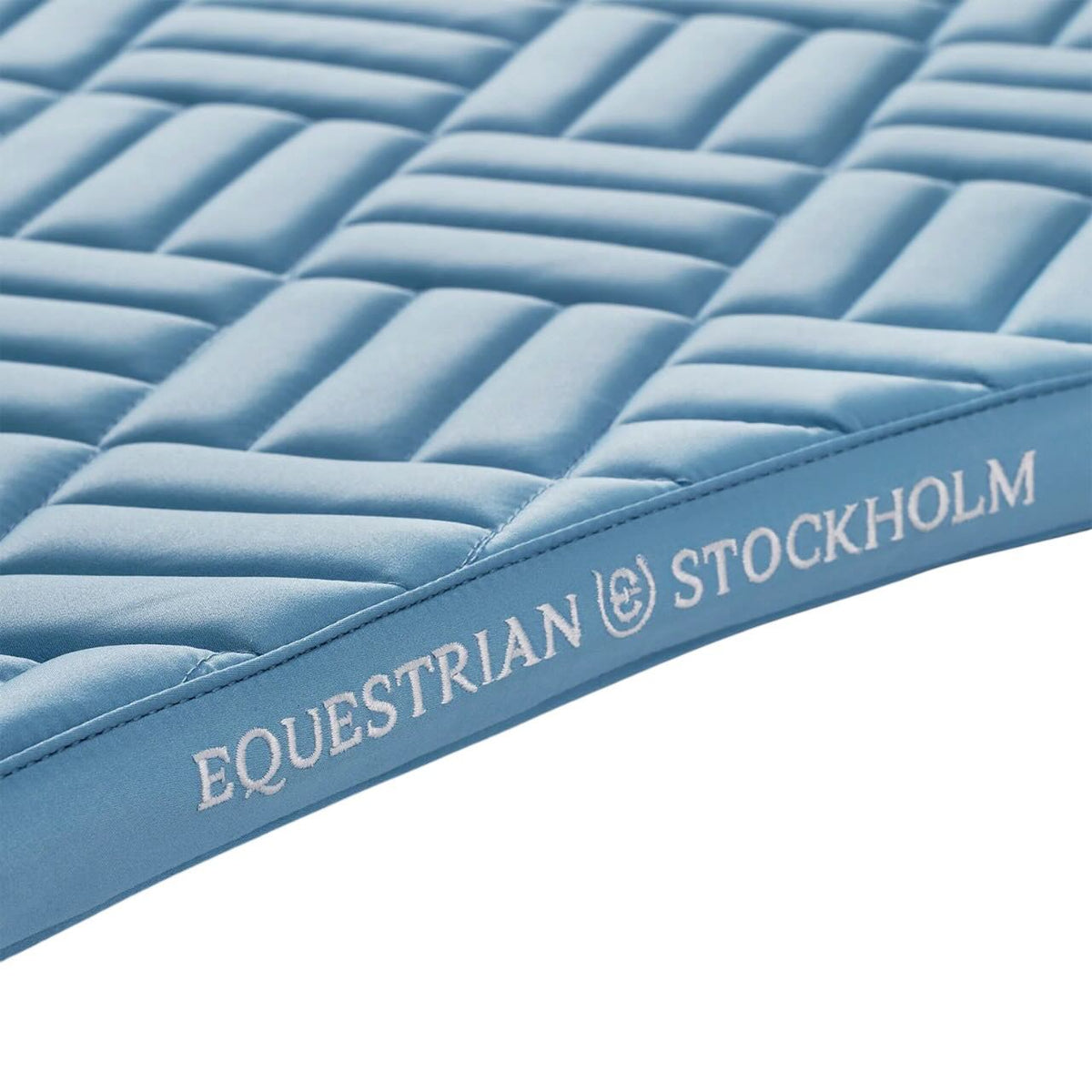 Equestrian Stockholm Dressurschabracke Modern Midsummer Blue Schabracke, Midsummer Blue, Detailaufnahme.