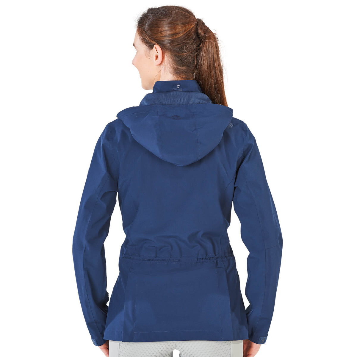 BUSSE Jacke Damen Ryana Plus, Midsummer Blue, Rückansicht an Reiterin.