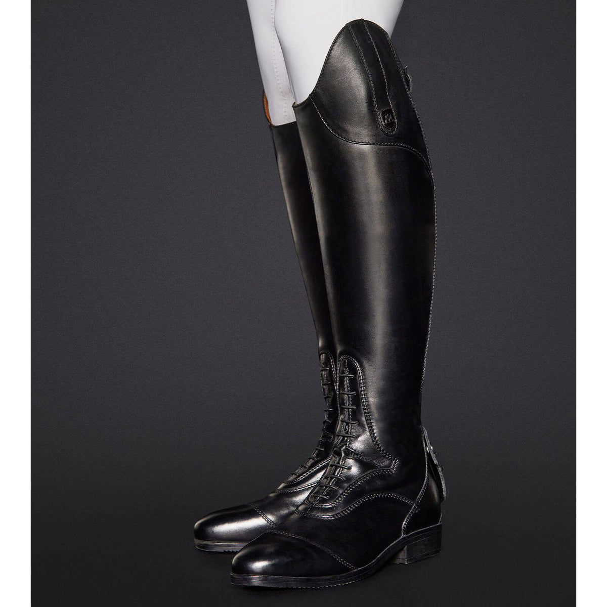 Reitstiefel Xanadu Tall, Schwarz, Person trägt das Produkt.