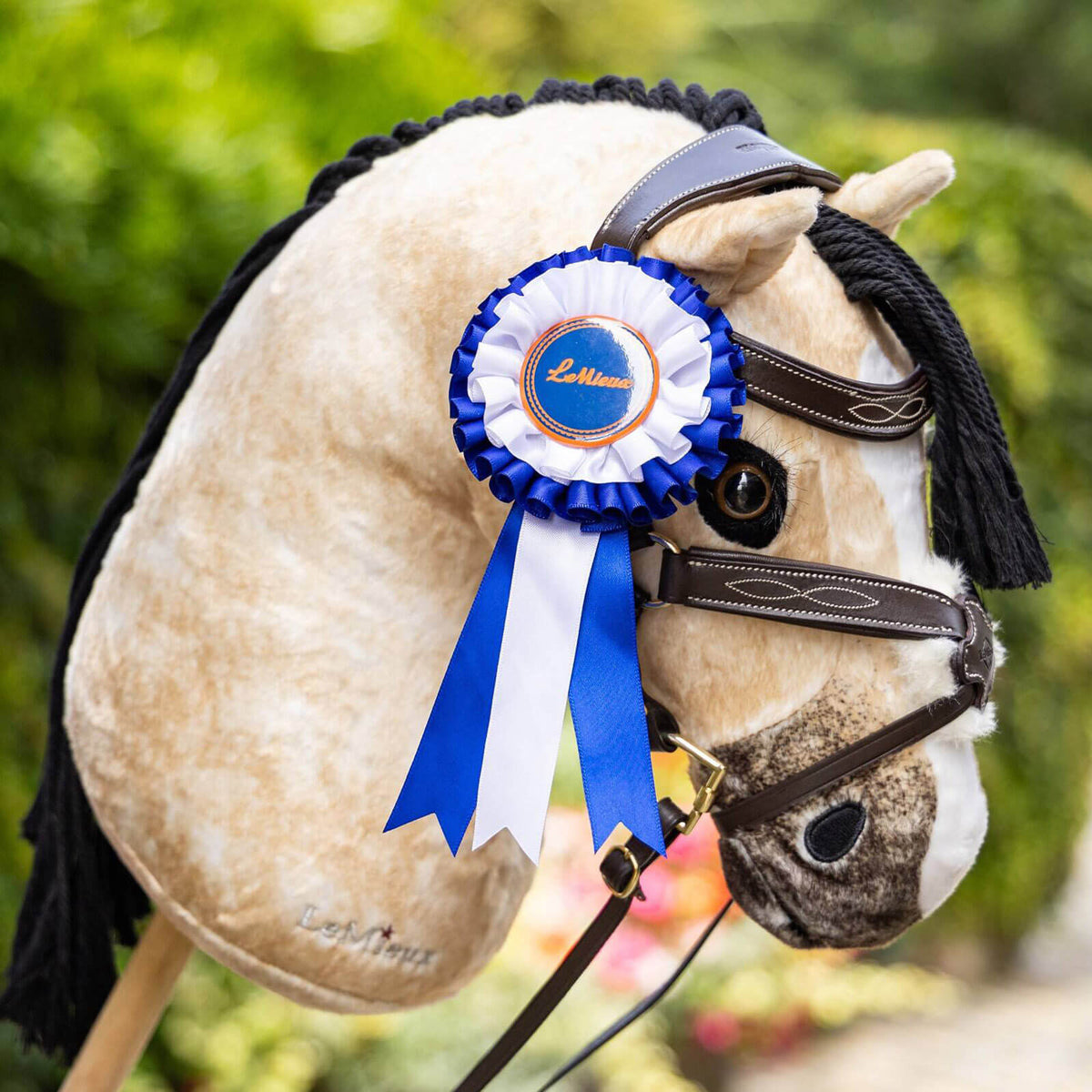 Hobby Horse Turnierschleifen Rosette Pack Multi, mehrfarbige Rosette am Hobby Horse.