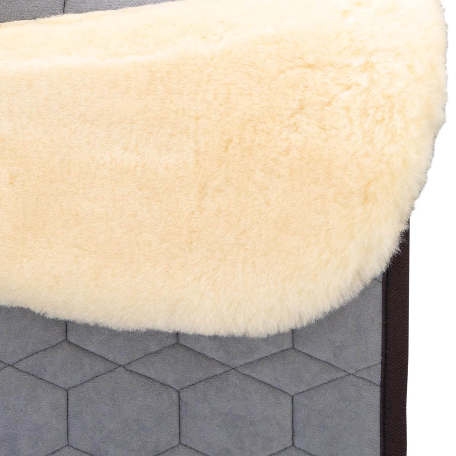 Schabracke Eurofit Samt mit Lammfell Dressurschabracke