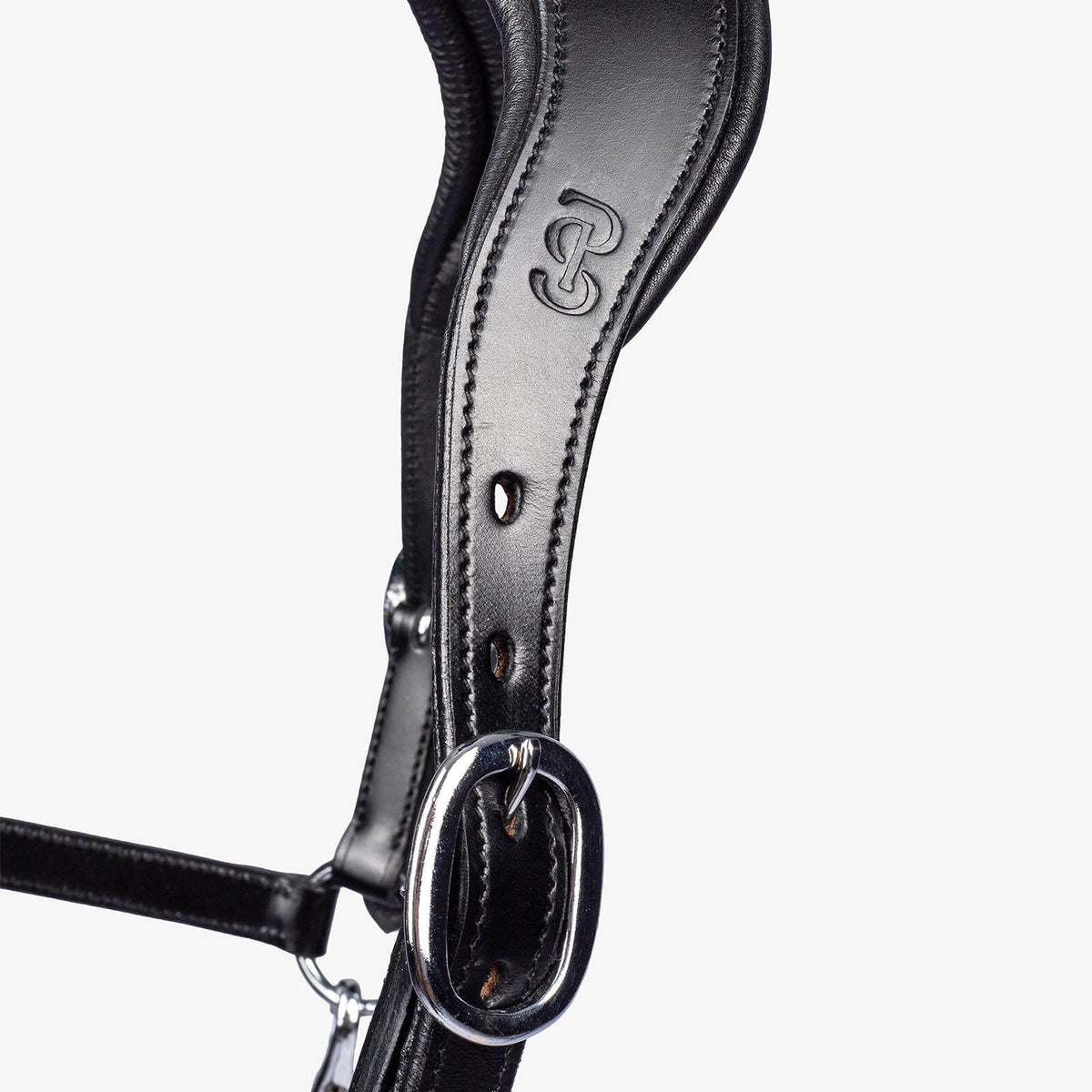 PS of Sweden Halfter Leather Lederhalfter, Schwarz, Detailaufnahme des Halfterbeschlags.