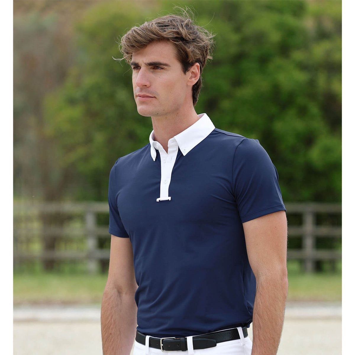 Kurzarmshirt Herren Active Short Sleeve Competition Shirt Turniershirt, Navy, Mann trägt es im Freien.