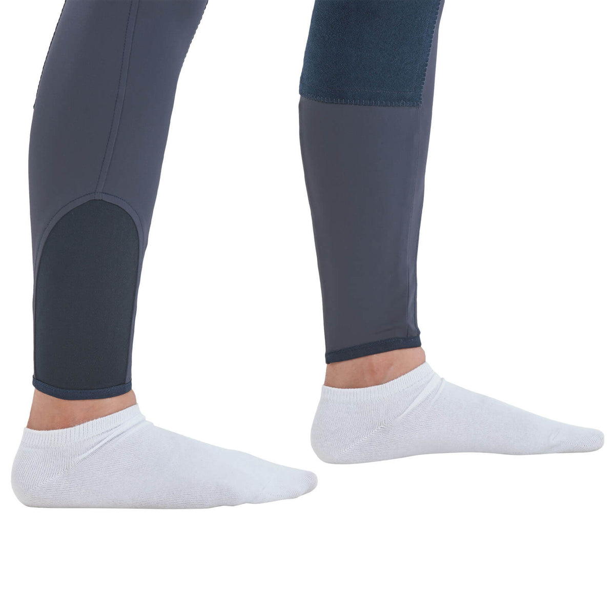 Reithose Damen Full-Grip Malika Pro Damenreithose Vollbesatz, dunkelblau, Detailaufnahme an den Beinen getragen.