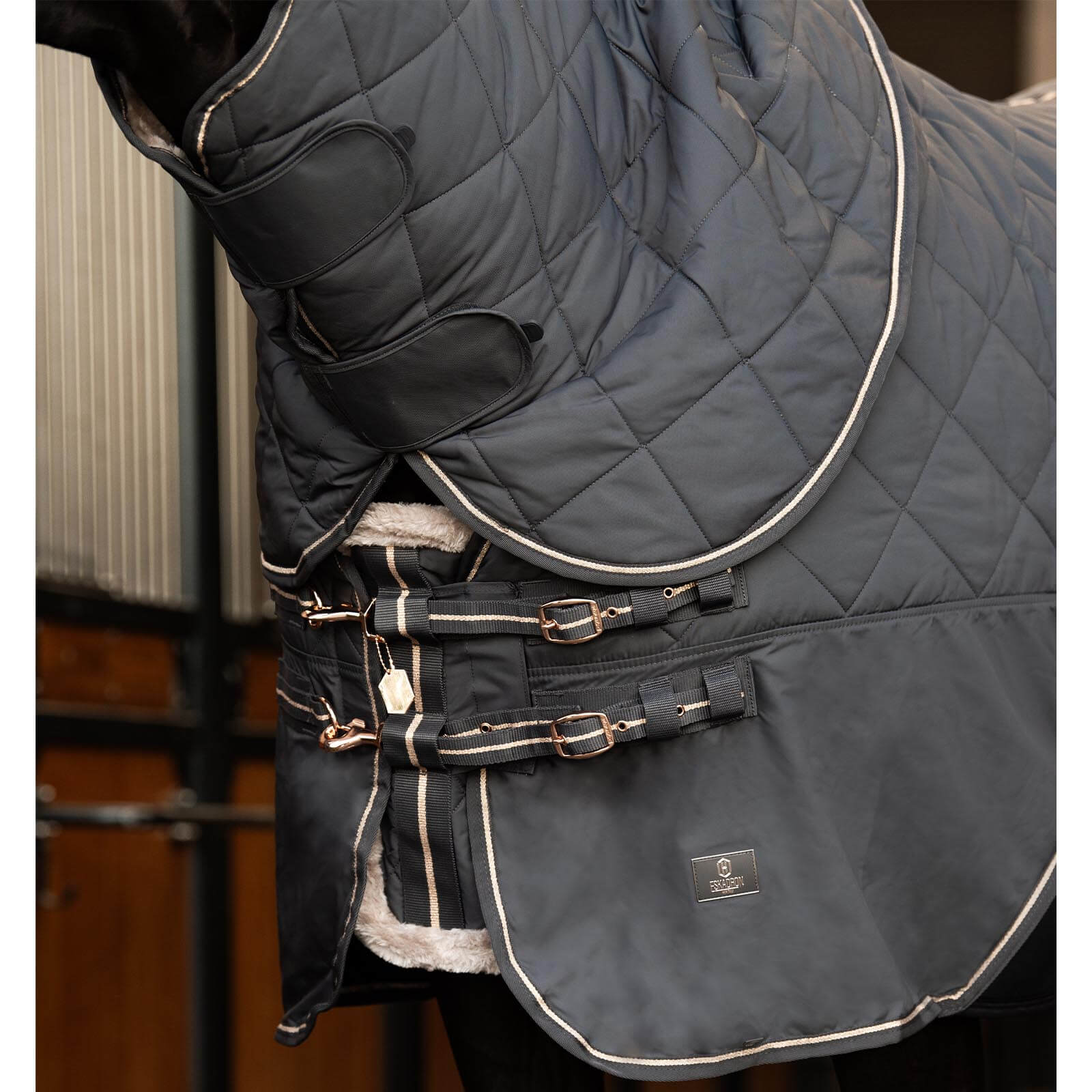 Stalldecke 80g Dura Highneck Fauxfur Heritage 2023