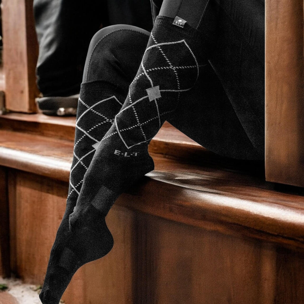 E.L.T. Reitsocken Argyle FS 2025 Socken, Schwarz, Detailaufnahme am Reiterbein.