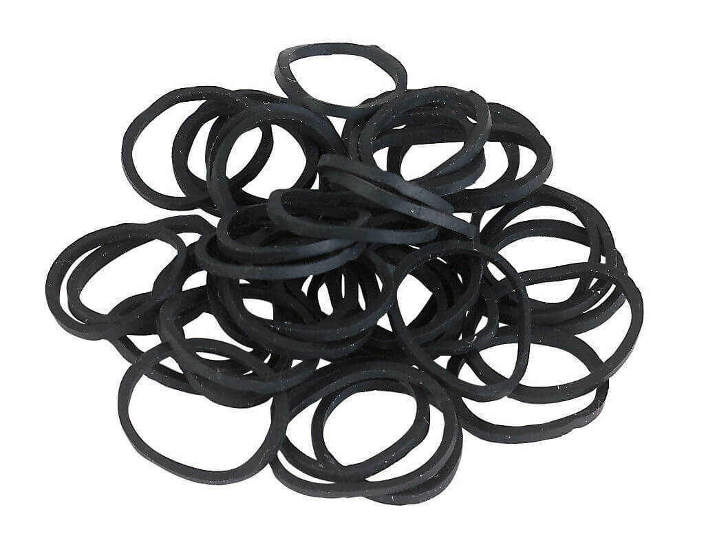 Mähnengummis Einflechtgummis, Schwarz, Produkt allein auf weißem Hintergrund.