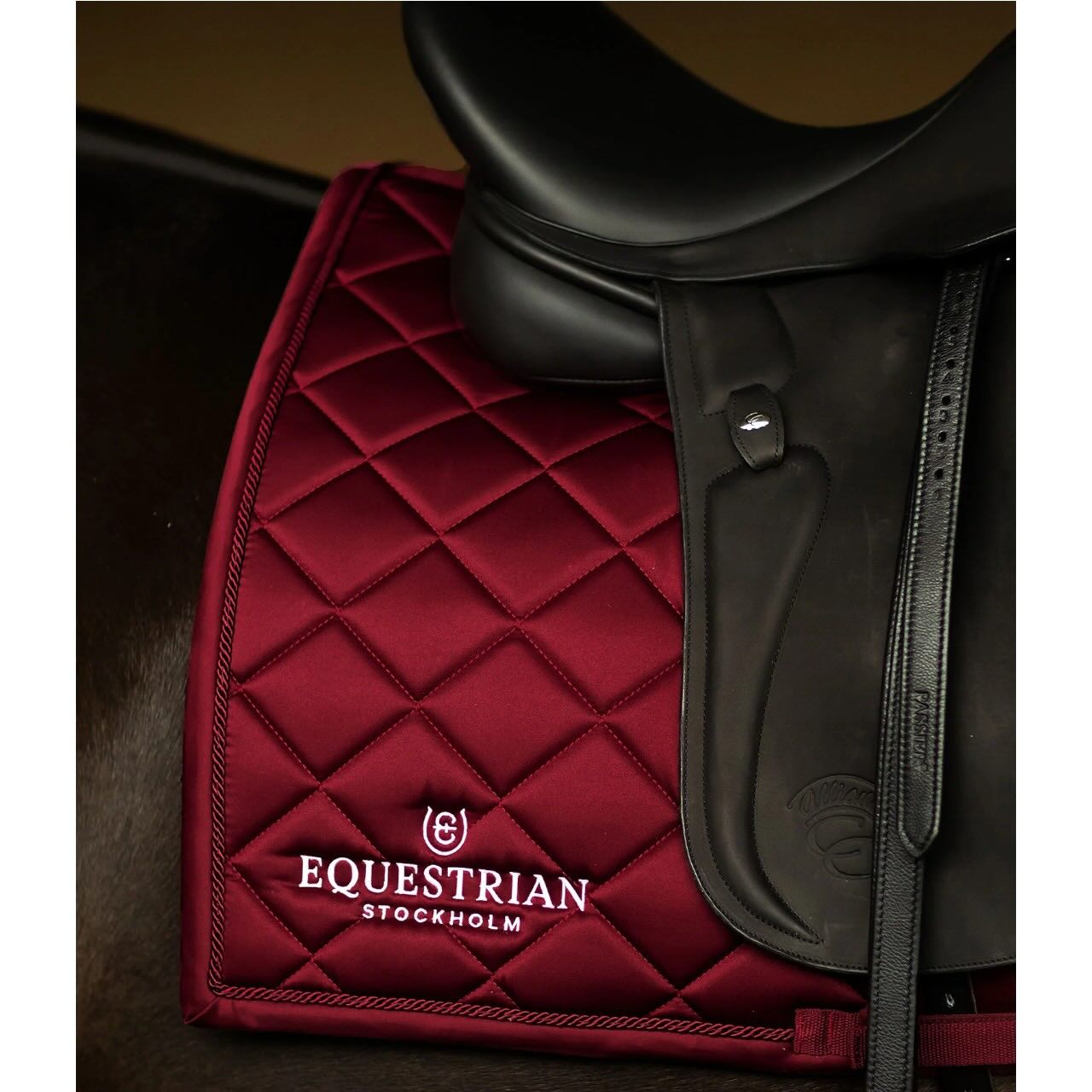 Dressurschabracke Line Bordeaux Schabracke