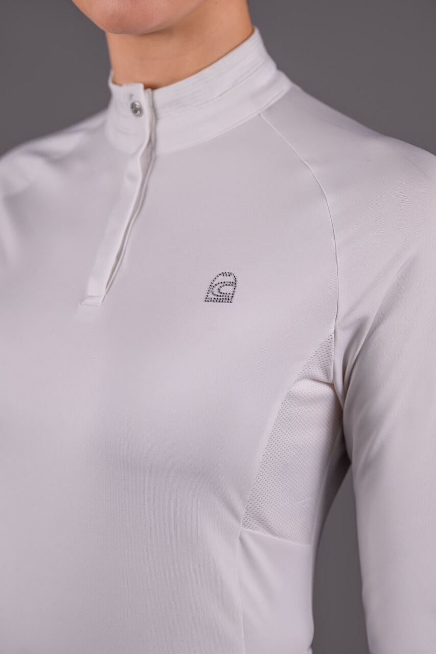 Turniershirt Langarm Damen Cavaluv Halfzip Langarmshirt, Weiß, am Oberkörper getragen.