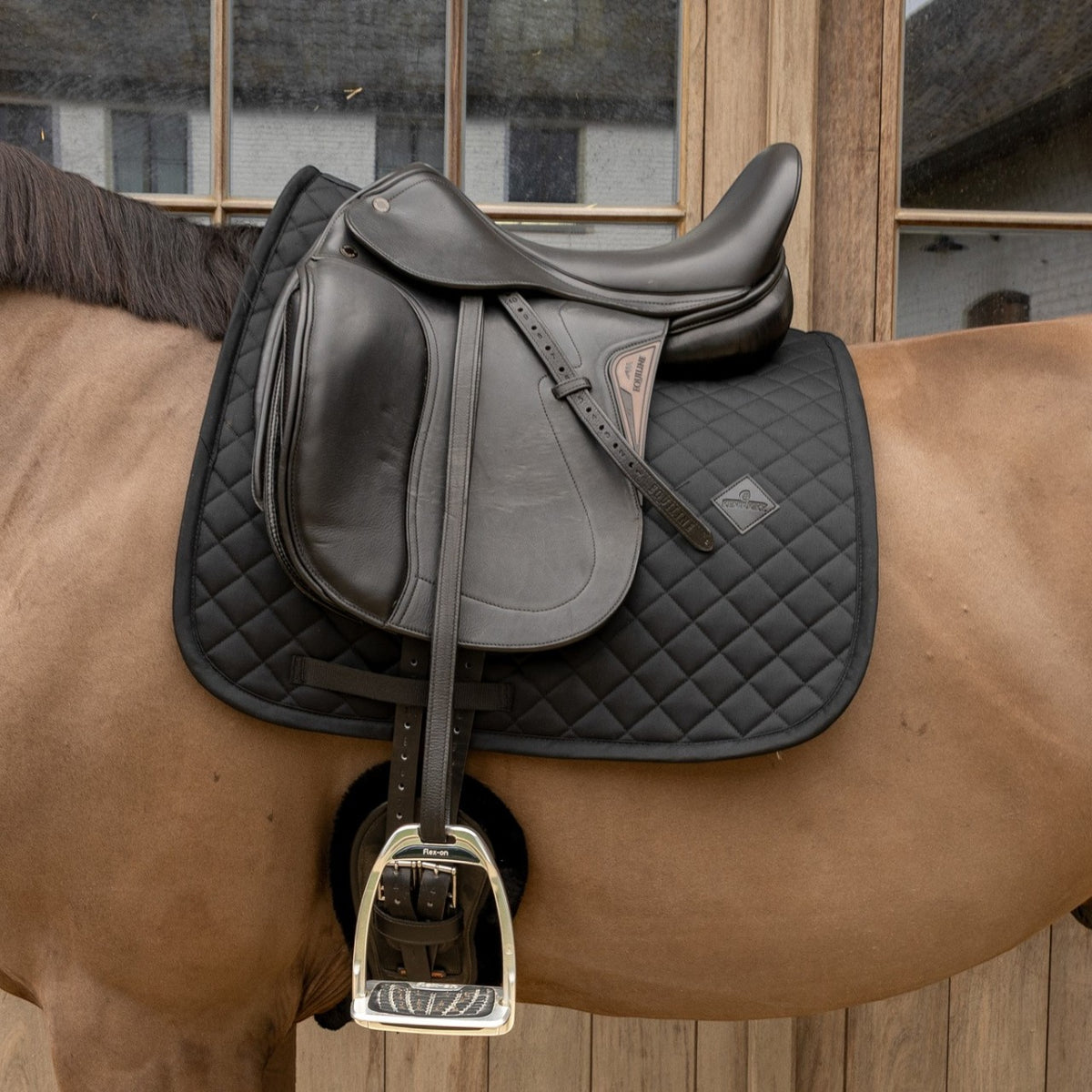 Tapis de selle de dressage Skin Friendly avec peau de mouton Diamond