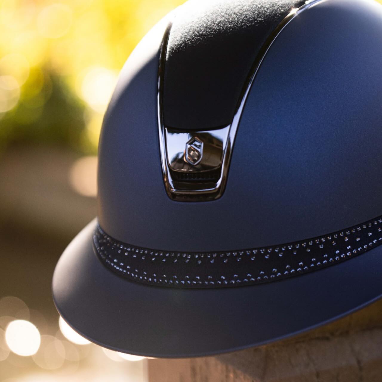 Reithelm Miss Shield 2.0 Shadowmatt Blue Alcantara Chrome Silber Tiara Blue Graphite Helm