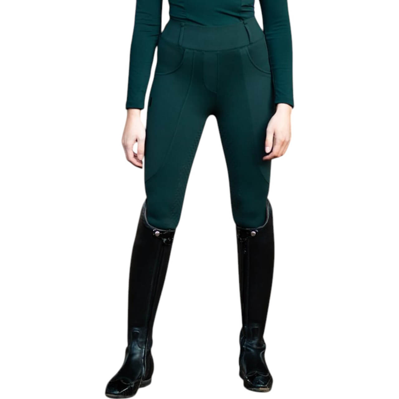 Equestrian Stockholm Reithose Damen Full-Grip Compression Supreme Dressur Hose, dunkles Grün, an Reiterin getragen.