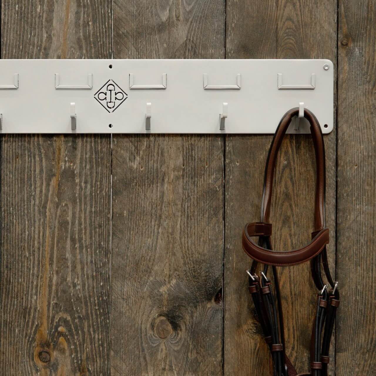 Trensenhalter mit 6 Haken und Namensschild Halter