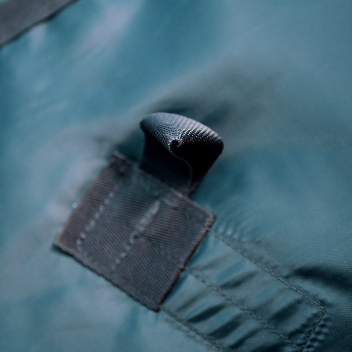 Horseware Ireland Weidedecke Amigo 50g Ripstop 900D Turnout Decke, Blau, Detailaufnahme.