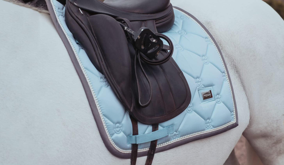 Dressurschabracke Ice Blue Pearl