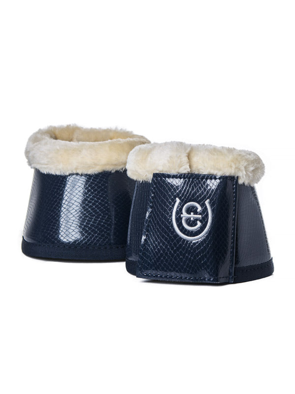 Hufglocken Navy mit Fell Hufschutz, Navy, Produktpaar auf weißem Hintergrund.