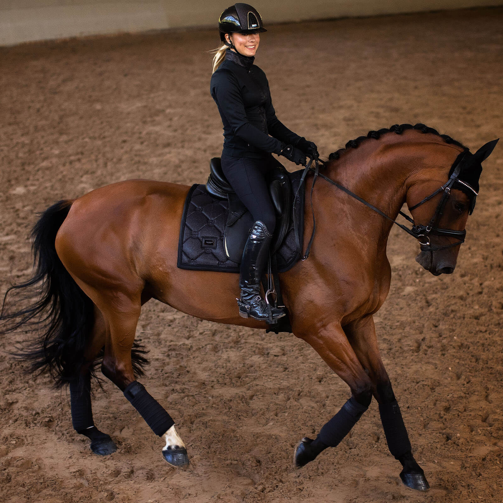 Dressurschabracke All Black Glimmer Schabracke