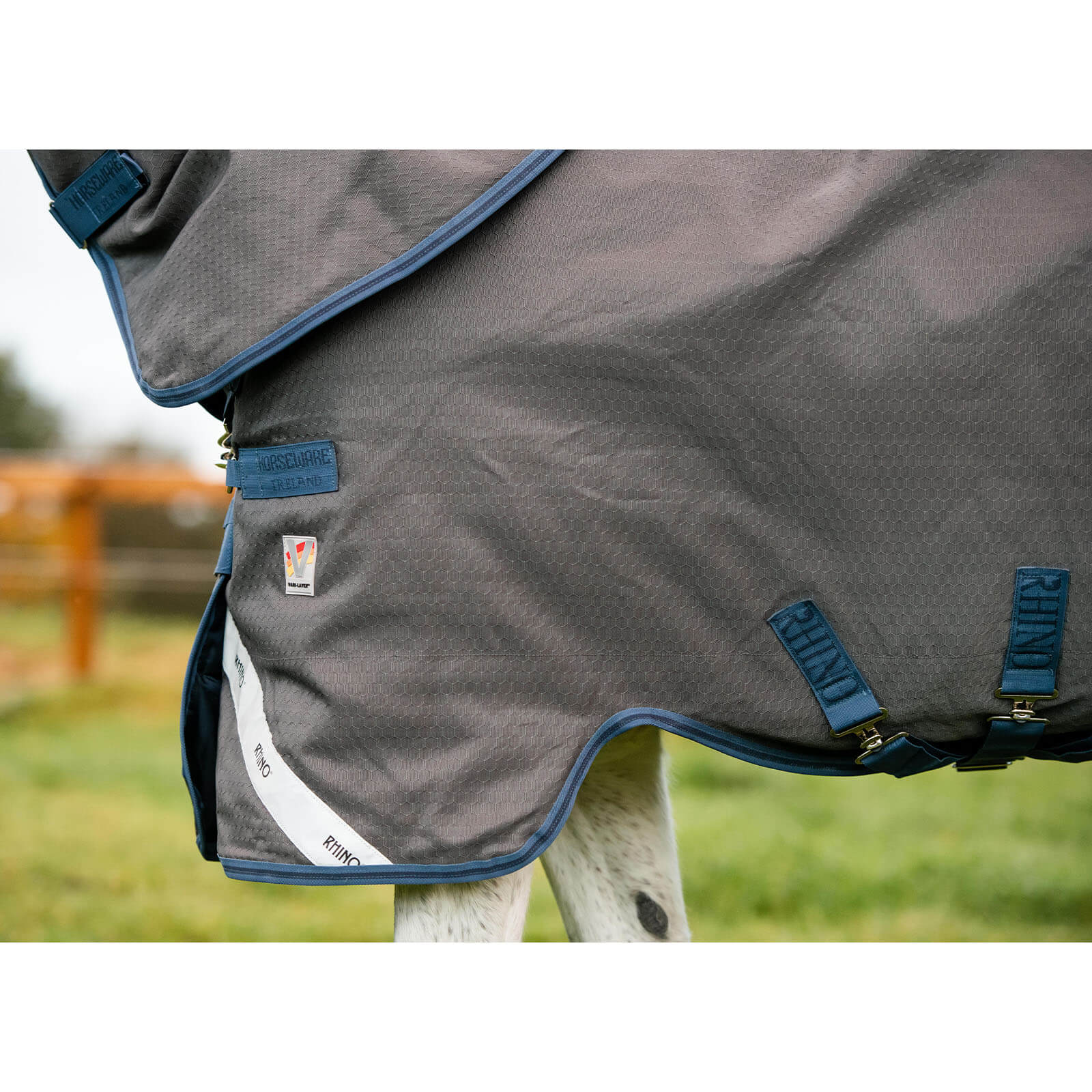Outdoordecke 300g Rhino® Plus HexStop HW 2022 Weidedecke