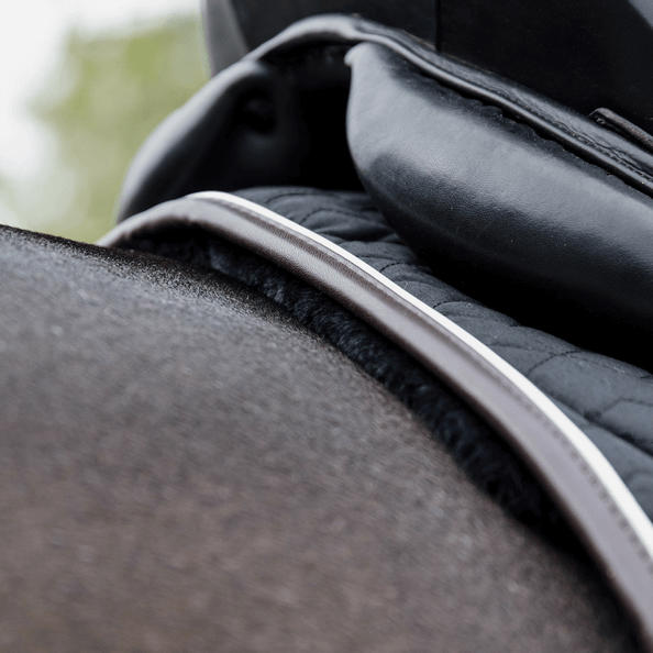 Dressurschabracke Skin Friendly Sternmuster Schabracke