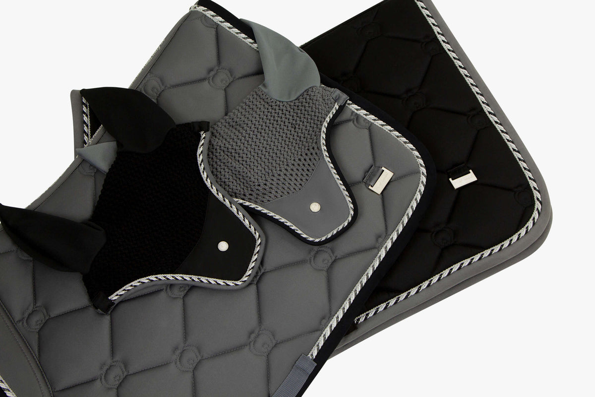 Springschabracke Monogram Black